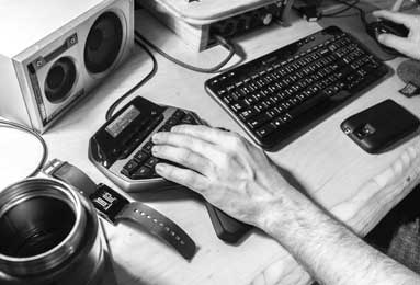 进决赛！枪手狂飙冲四冠